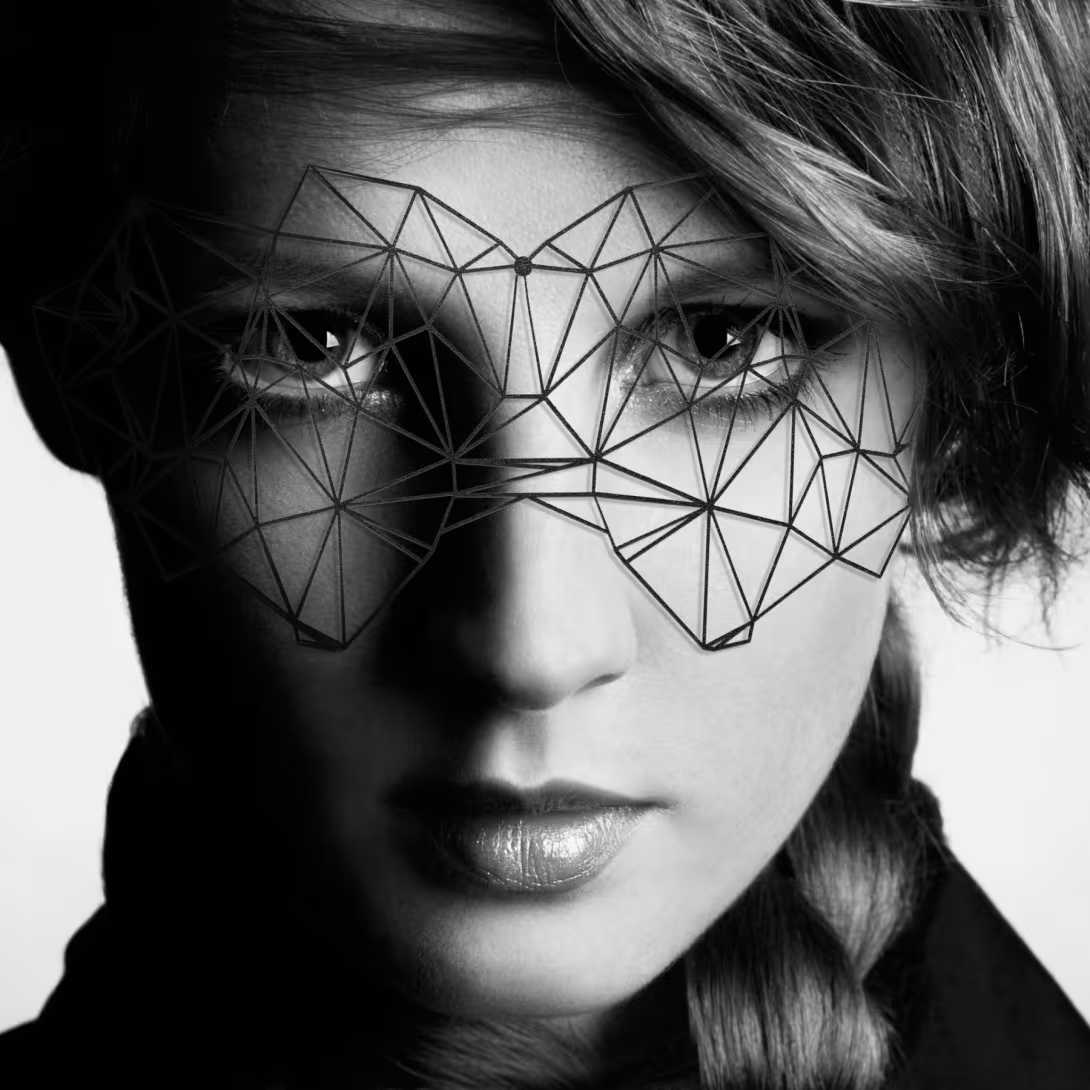 Маска на обличчя Bijoux Indiscrets - Kristine Mask, вінілова, клейове кріплення, без зав'язок — фото 2