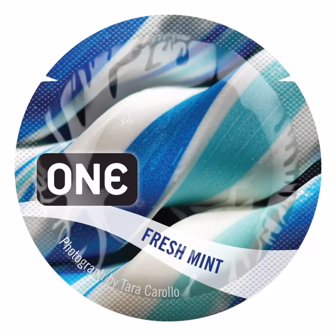 Ароматизований презерватив ONE FlavorWaves Fresh Mint, 1 шт, яскраво-синій, запах м’яти