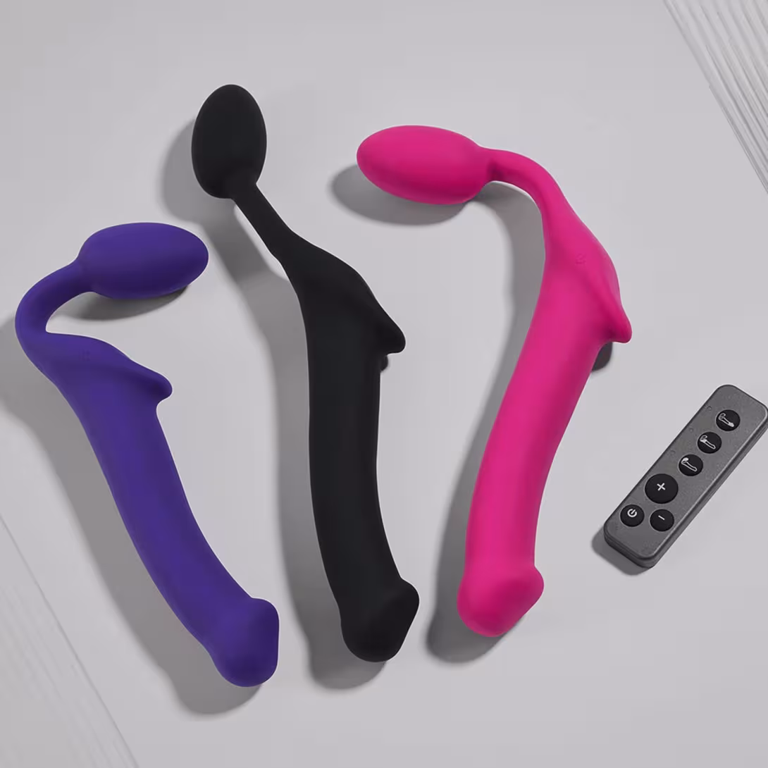 Безремінний страпон з вібрацією Strap-On-Me Vibrating Fuchsia M, діаметр 3,8 см, пульт ДК, регульований — фото 8